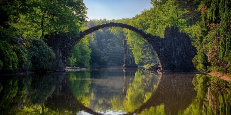 Bridge like an arch