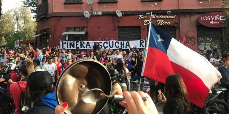 Protest in Chile, Street View
